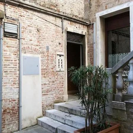 Apartment Appartement Fenice II A Venice